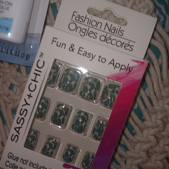 Sassy+Chic~Metallic Animal Print Colorful Press On Nail Bundle with Glue NWT - Picture 4 of 8